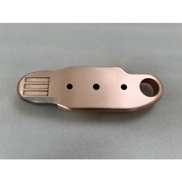 銅導體鍍銀層光澤與厚度均勻性特寫