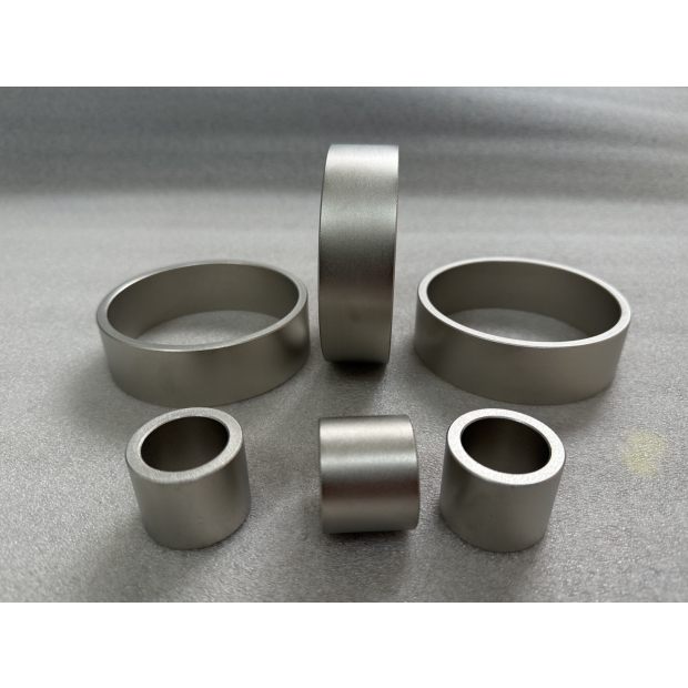 電鍍鎳磁性零件應用於電子與電磁組件的示意展示